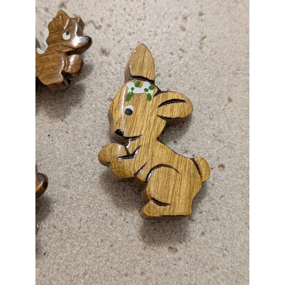 Whimsical Wooden Brooch Set Of 3 Woodland Animals Vintage Skunk Squirrel Rabbit
